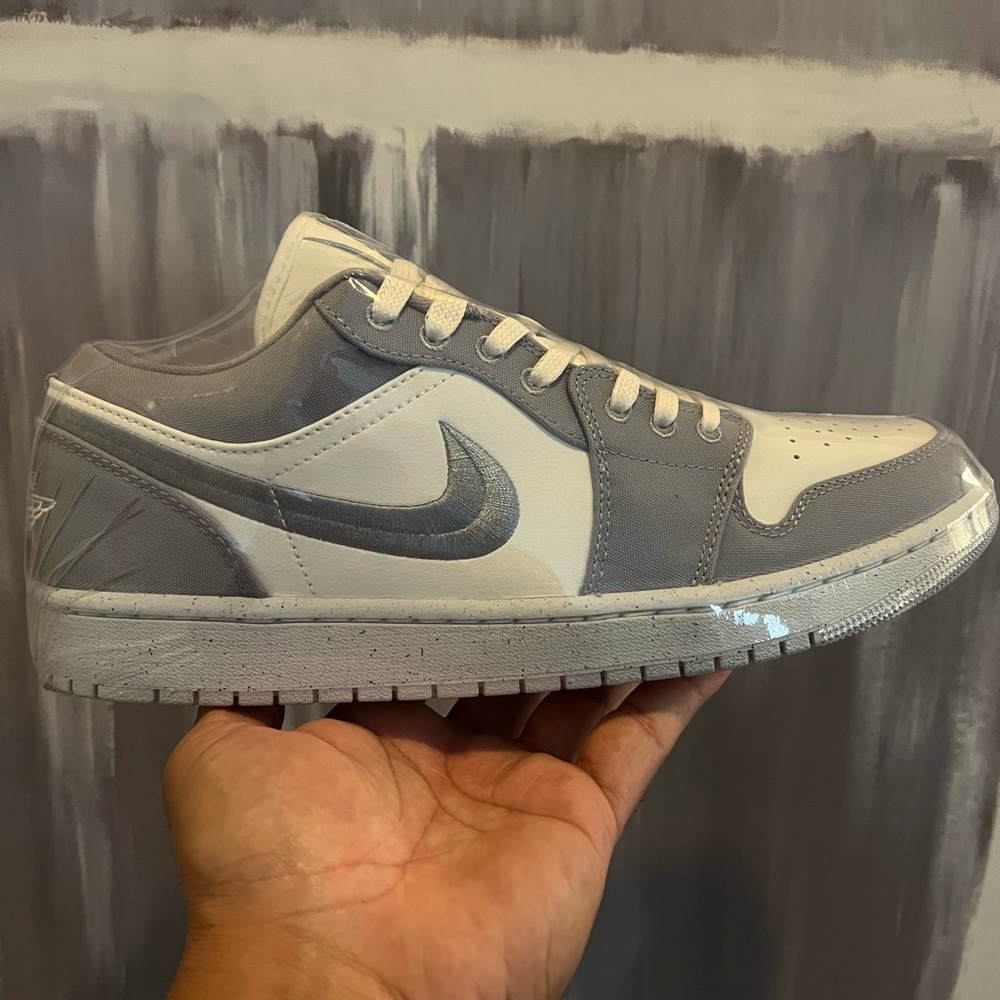 (Sold) Jordan 1 low - grey Sz10.5m